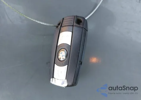 2011 BMW 328I xDrive z USA, uszkodzony, nr VIN WBAPK7C53BA821130